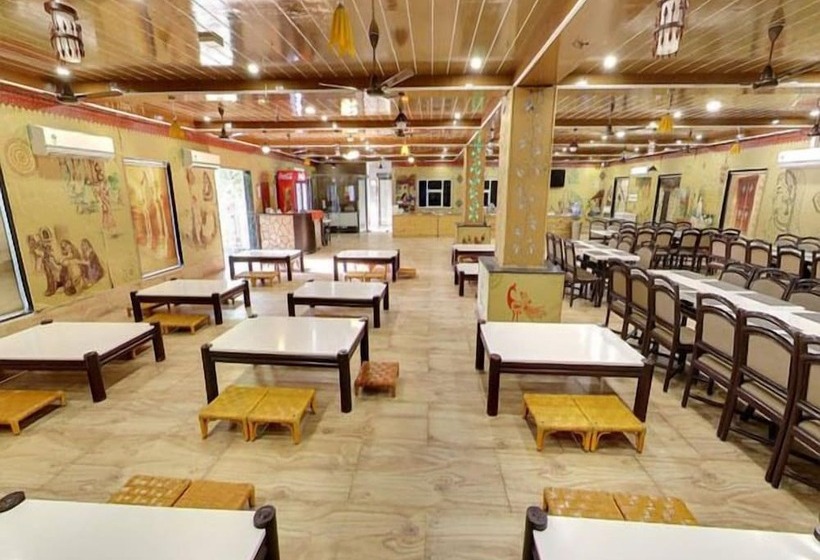 בית מלון כפרי Saavaj Resort, Sasan Gir   Where Wilderness Meets Luxury