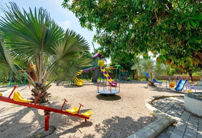 בית מלון כפרי Saavaj Resort, Sasan Gir   Where Wilderness Meets Luxury