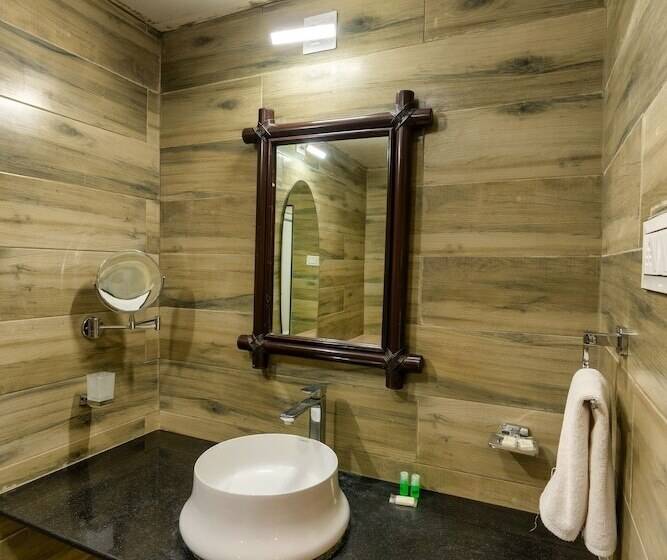 בית מלון כפרי Saavaj Resort, Sasan Gir   Where Wilderness Meets Luxury