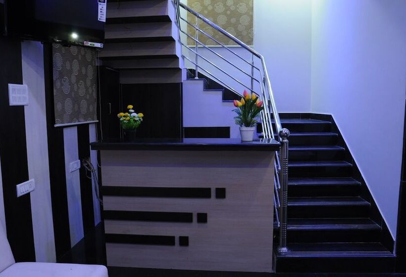 Отель Saibala Budget Airport