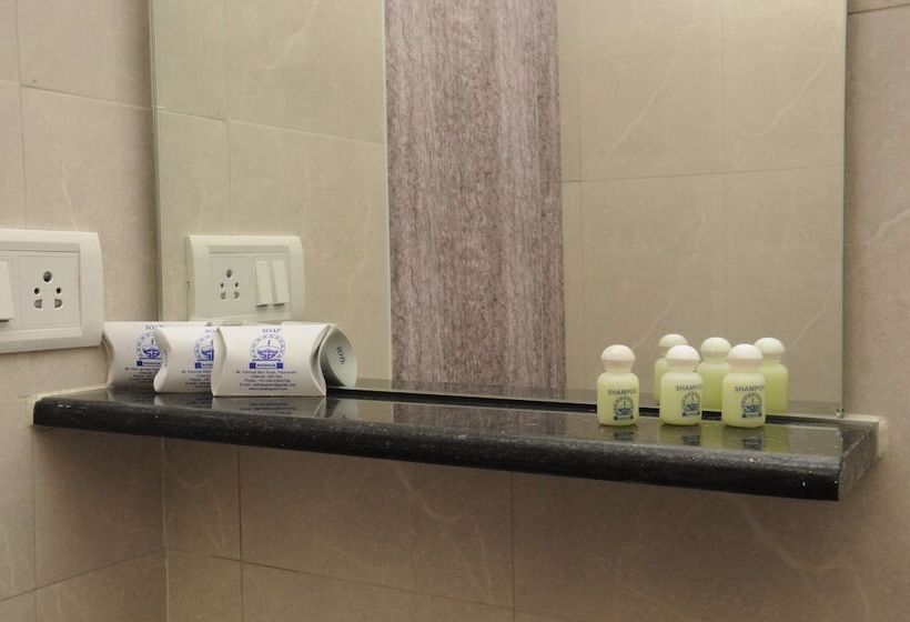 Отель Saibala Budget Airport