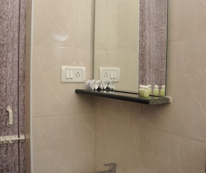 Отель Saibala Budget Airport