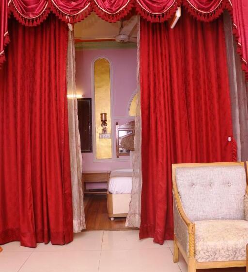 Отель Samrat International