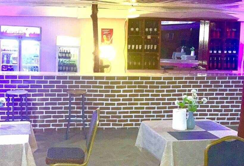 فندق Sundowner Lodge