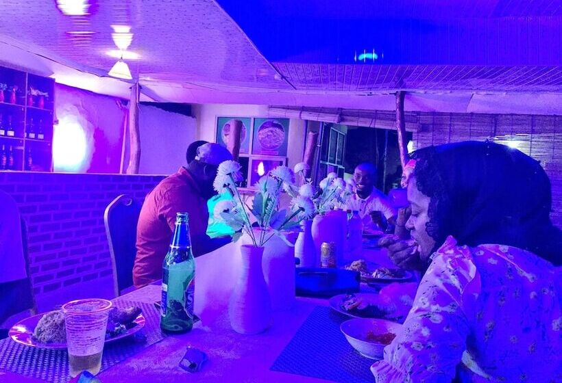 فندق Sundowner Lodge