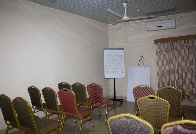 فندق Sundowner Lodge