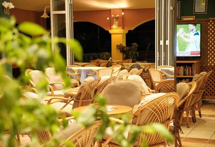 فندق Sunny Corfu Apartments