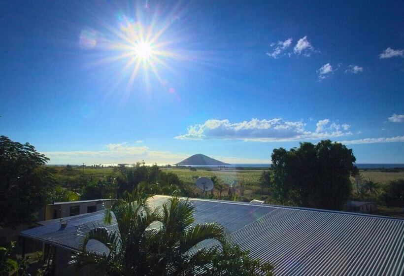 ホテル The Beehive Fiji