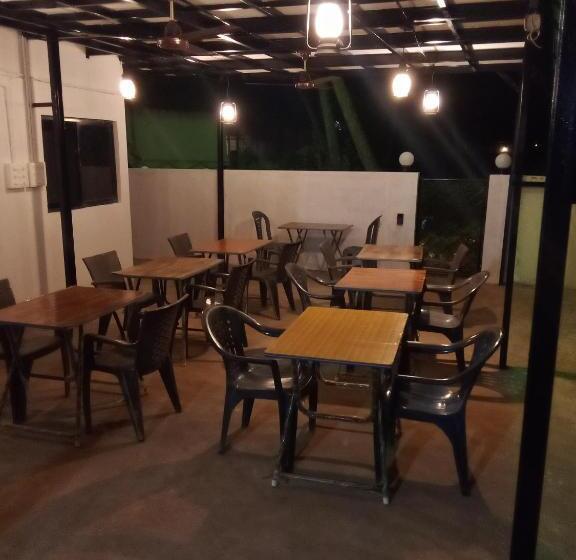 فندق The Cool Huts