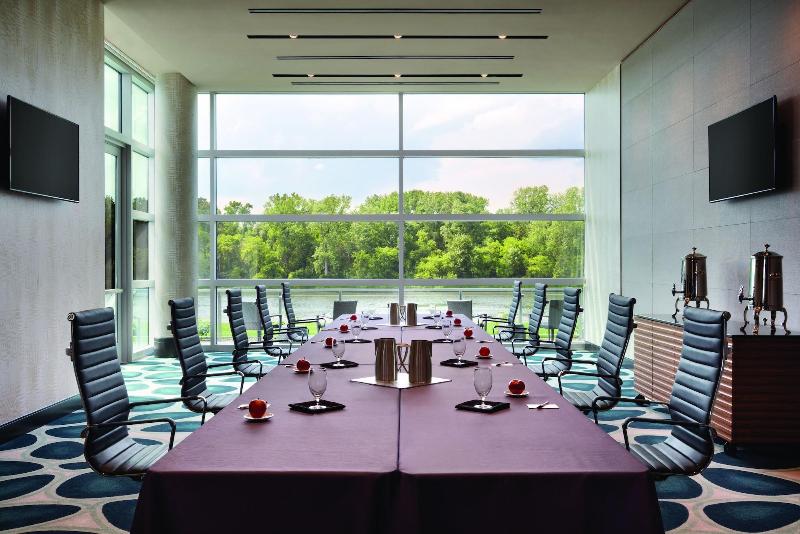 The Landing Hotel At Rivers Casino & Resort