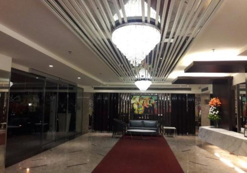 ホテル Deventure Sarovar Portico Kapashera, New Delhi