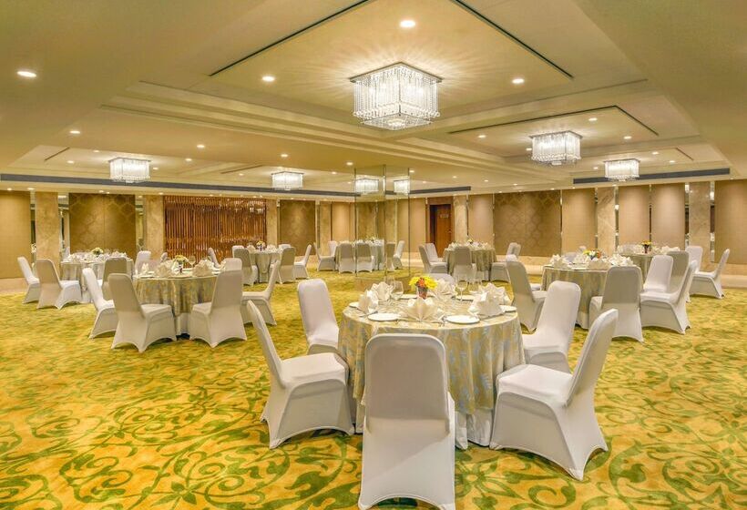 ホテル Deventure Sarovar Portico Kapashera, New Delhi