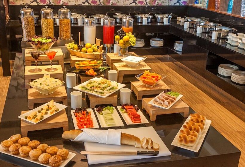 酒店 Deventure Sarovar Portico Kapashera, New Delhi