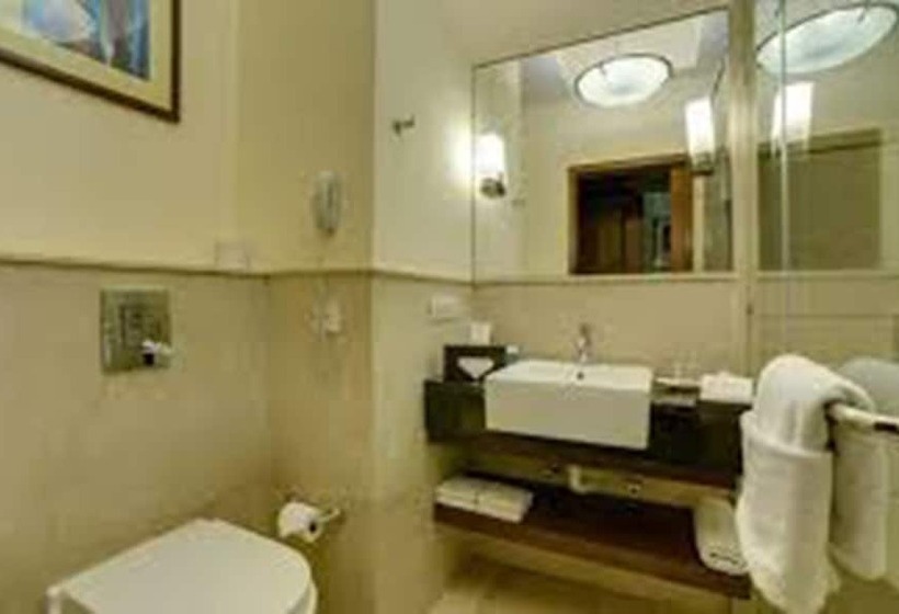 酒店 Deventure Sarovar Portico Kapashera, New Delhi