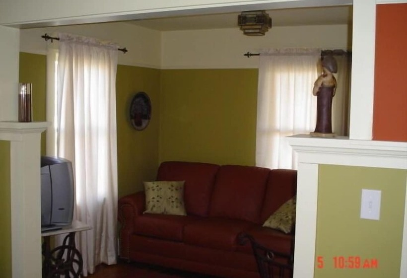 Отель The Sea Gypsy