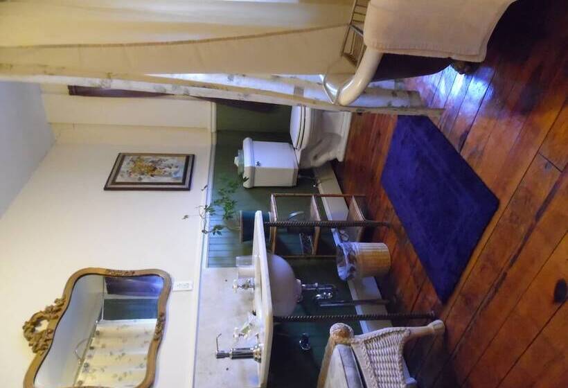 Отель The Sea Gypsy