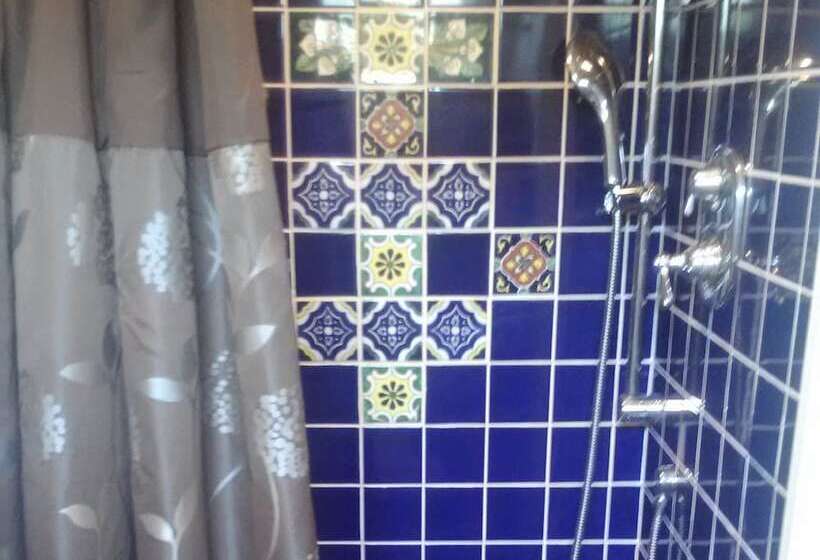 Отель The Sea Gypsy