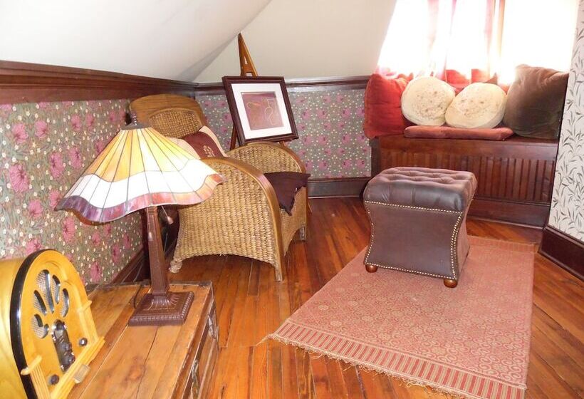 Отель The Sea Gypsy