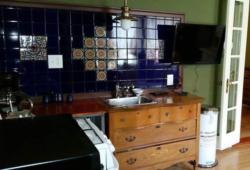 Отель The Sea Gypsy