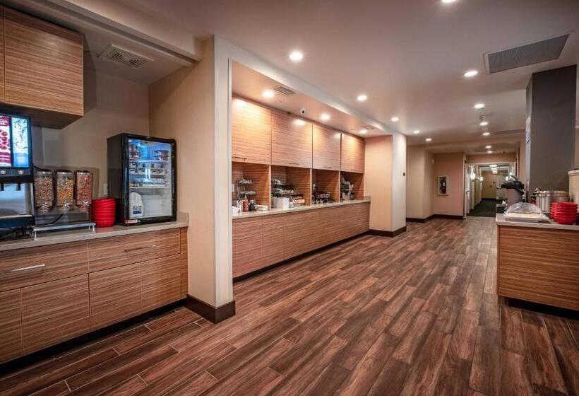 هتل Towneplace Suites By Marriott Toledo Oregon