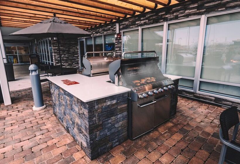 هتل Towneplace Suites By Marriott Toledo Oregon