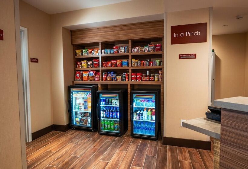 هتل Towneplace Suites By Marriott Toledo Oregon