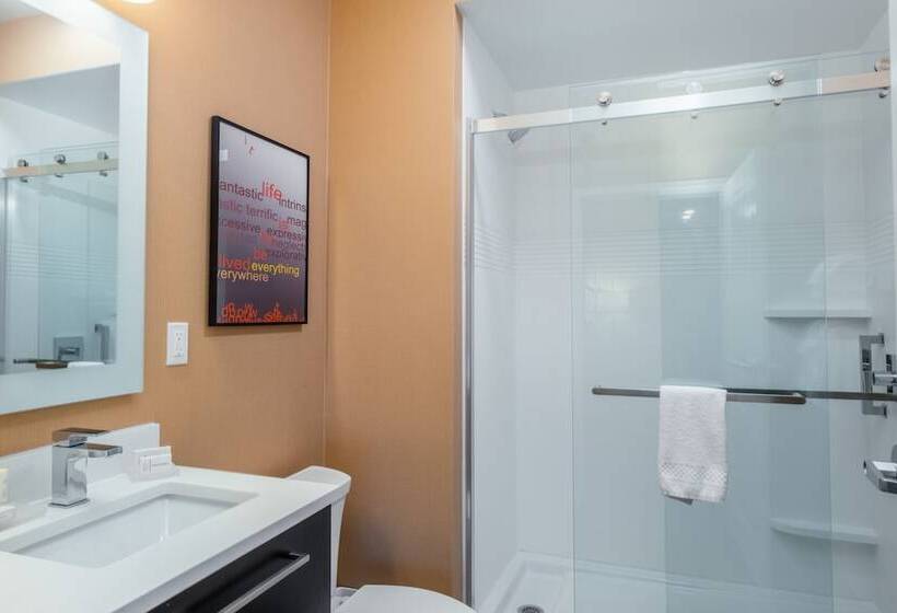 هتل Towneplace Suites By Marriott Toledo Oregon