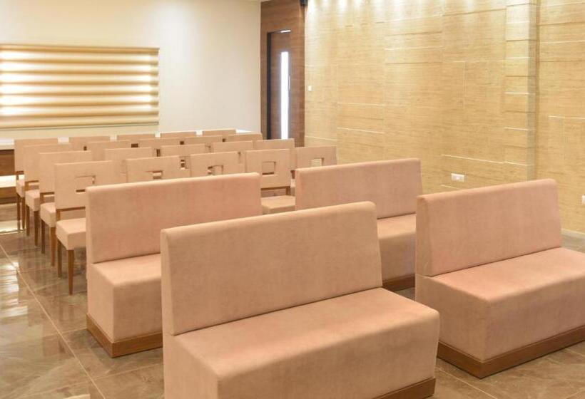 酒店 Treebo Paradise