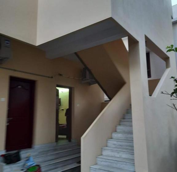 Отель Raghavi Tourist Home