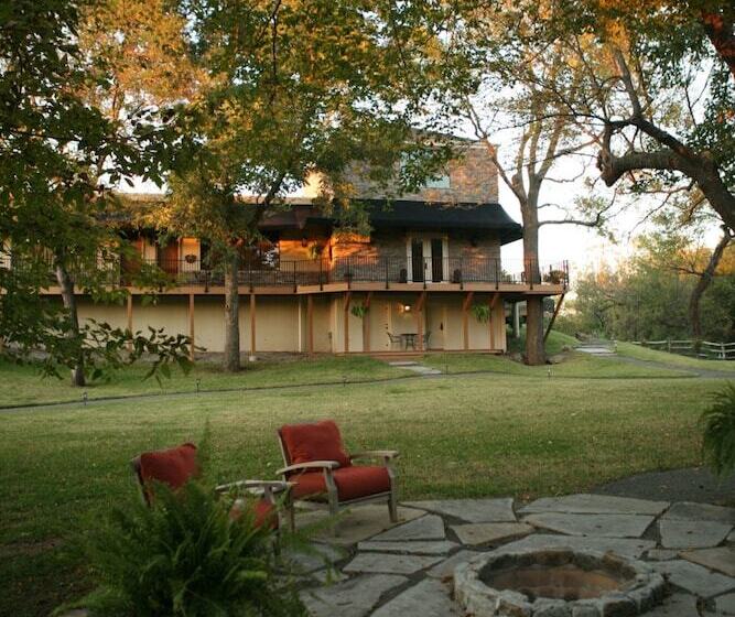 فندق Two Hearts Inn