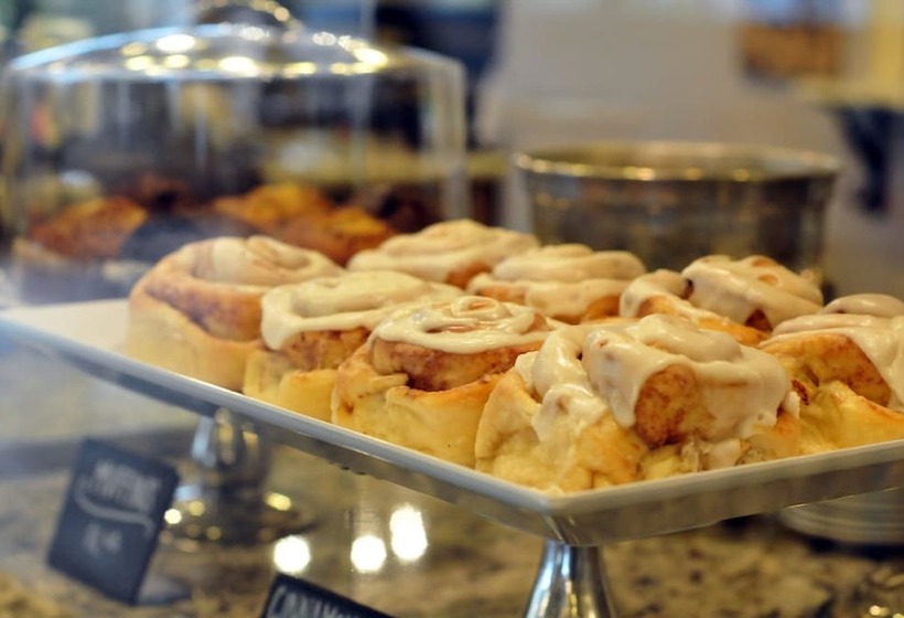 فندق Two Hearts Inn