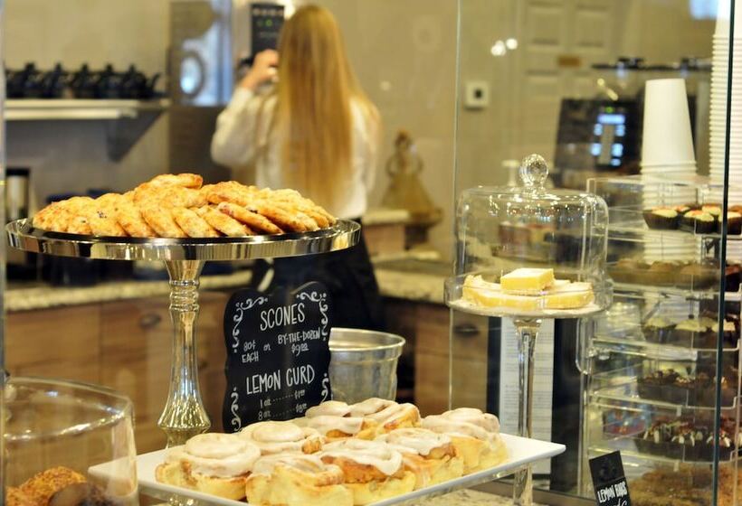 فندق Two Hearts Inn