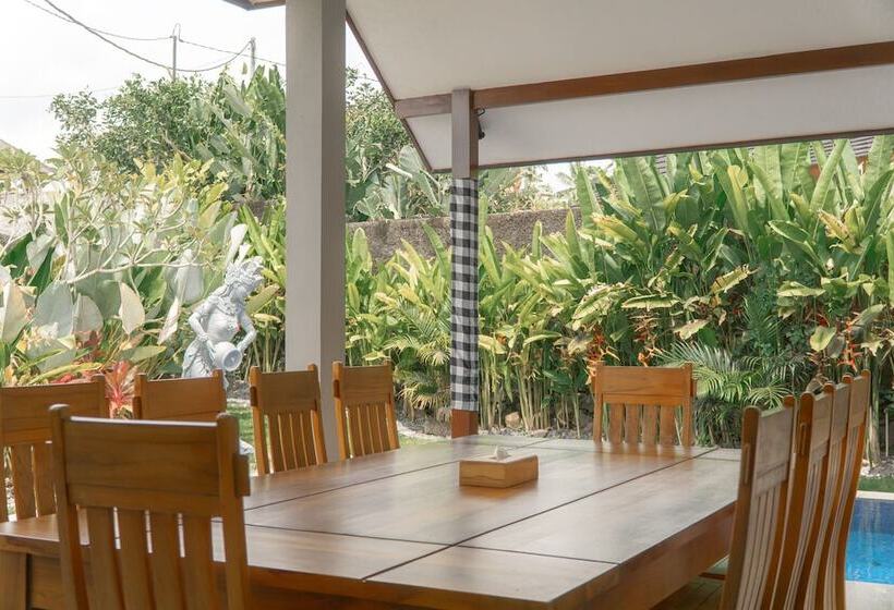 בית מלון כפרי Umadhatu Resort