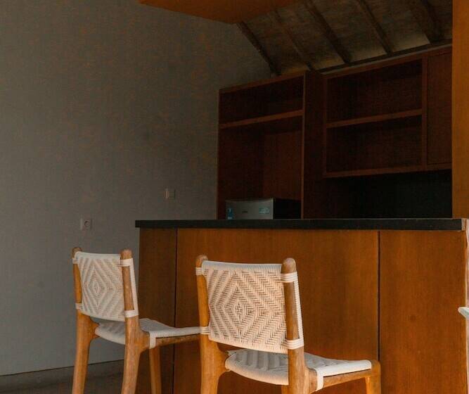 בית מלון כפרי Umadhatu Resort