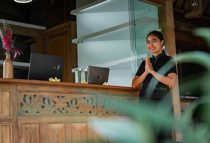 בית מלון כפרי Umadhatu Resort