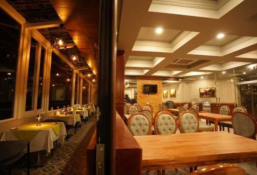 هتل Utopia Resorts & Spa