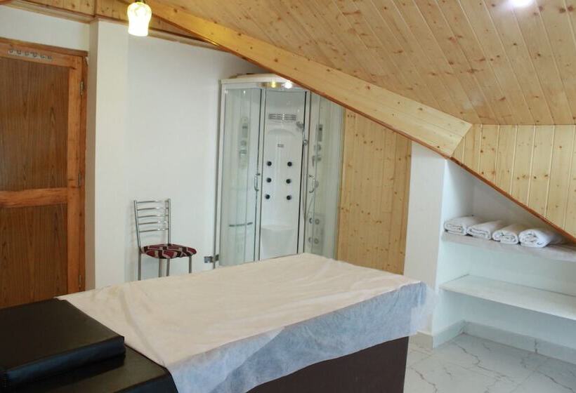 هتل Utopia Resorts & Spa