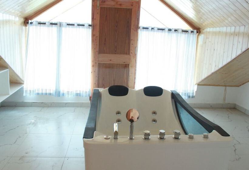 هتل Utopia Resorts & Spa