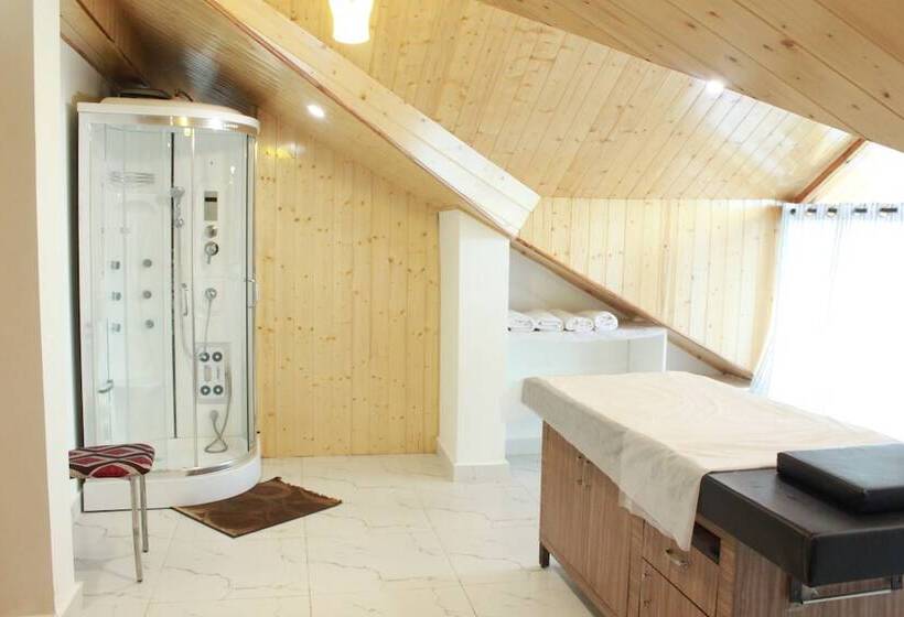 هتل Utopia Resorts & Spa