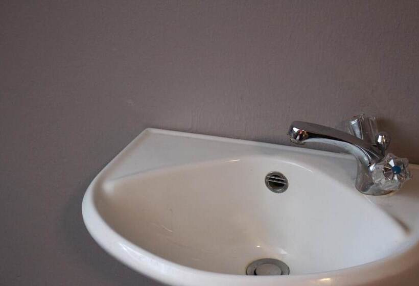 هتل Welcome Riverside Guesthouse