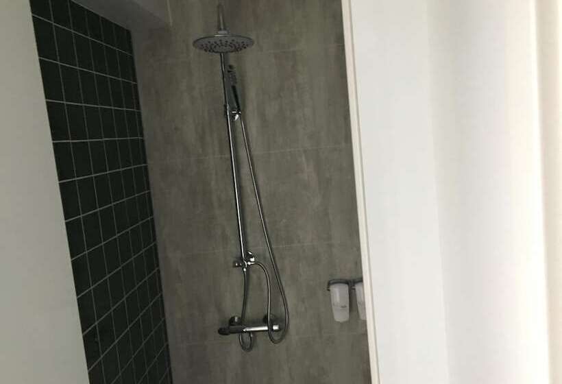 هتل Welcome Riverside Guesthouse