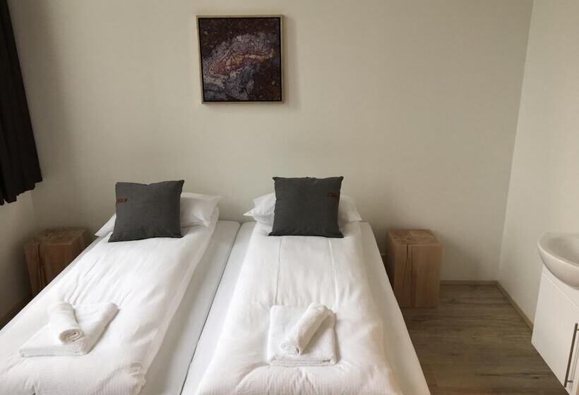 هتل Welcome Riverside Guesthouse