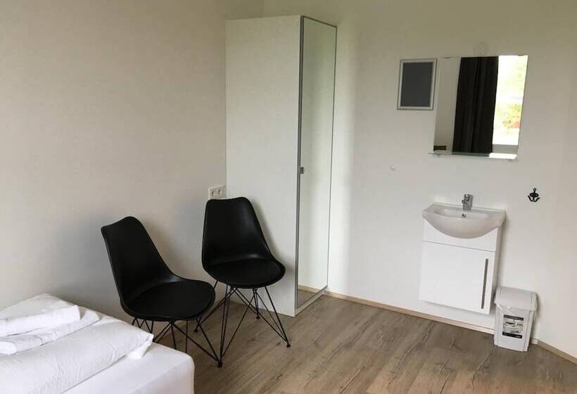 هتل Welcome Riverside Guesthouse