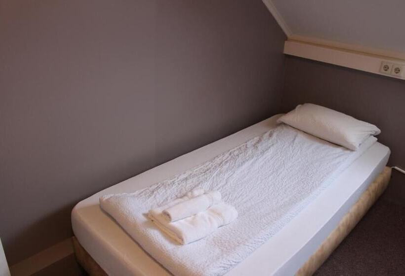 هتل Welcome Riverside Guesthouse