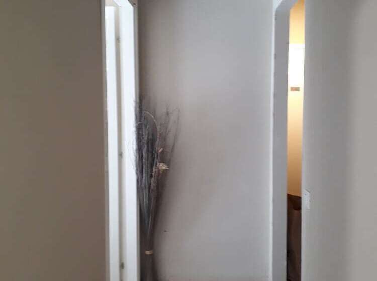 هتل 48 Airport Budget Rooms