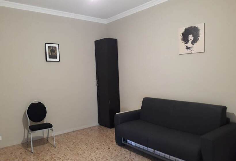 هتل 48 Airport Budget Rooms