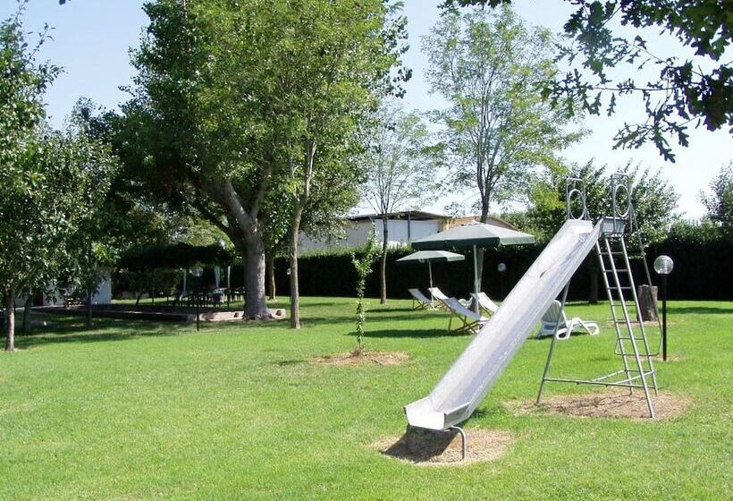 ホテル Agriturismo La Pisana