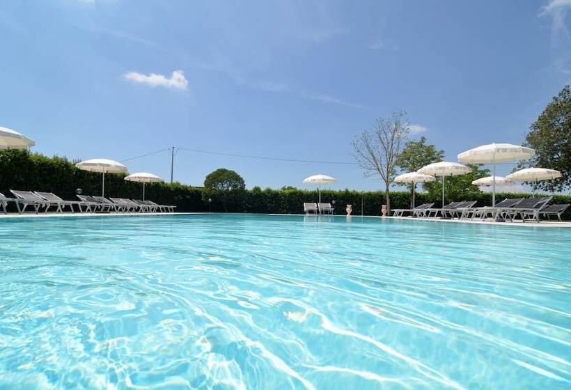 ホテル Agriturismo La Pisana