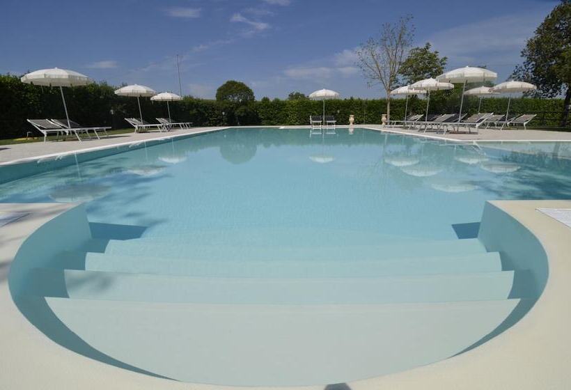 ホテル Agriturismo La Pisana