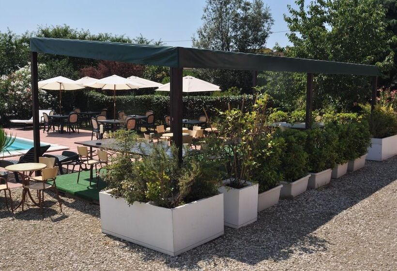 Отель Agriturismo La Prosciutta